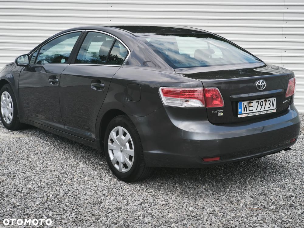 Toyota Avensis 1.6 Luna - 3