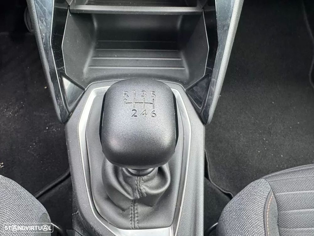 Peugeot 2008 PureTech 130 Active Pack - 16