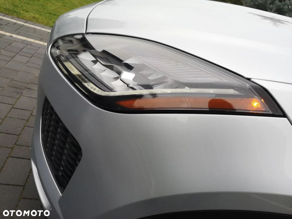 Jaguar E-Pace P250 AWD R-Dynamic SE - 7