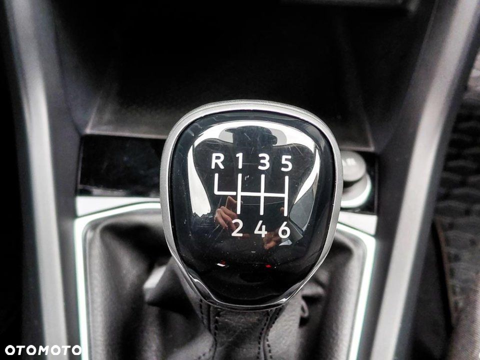 Volkswagen T-Cross - 28