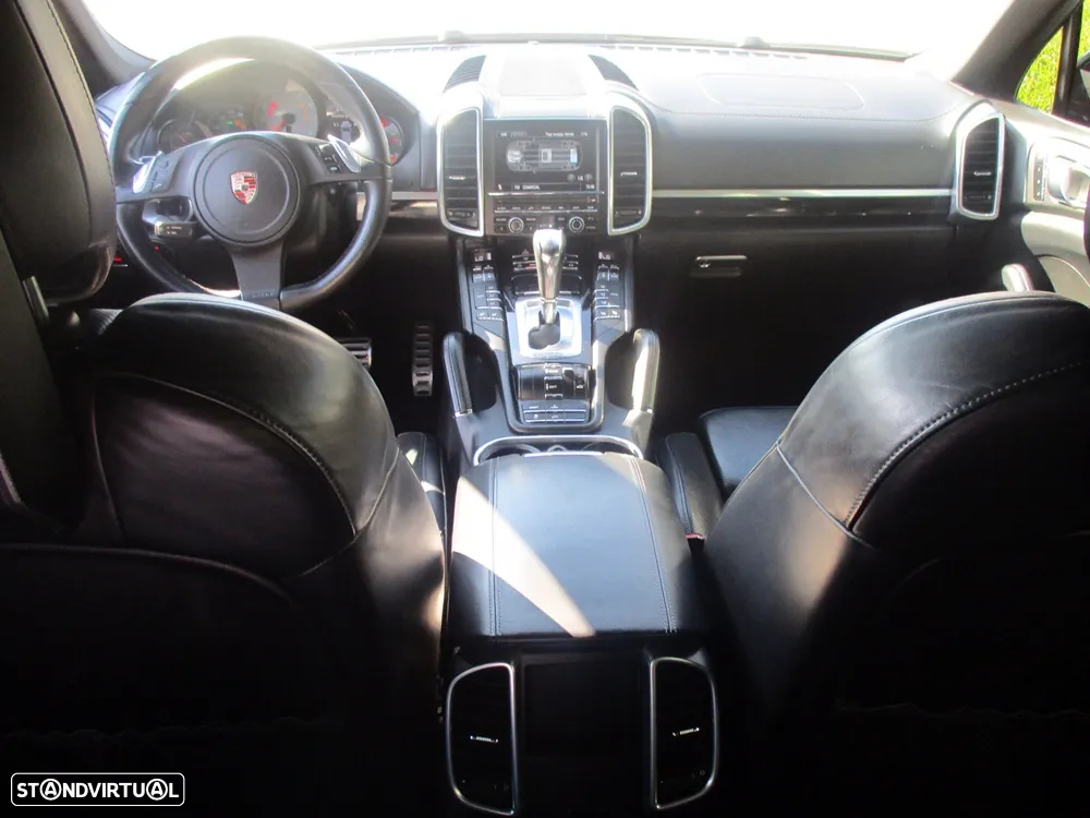 Porsche Cayenne S Hybrid - 12