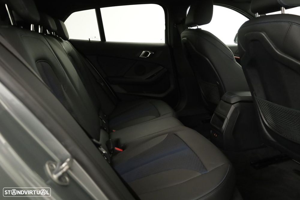 BMW 116 d Pack Desportivo M Auto - 23
