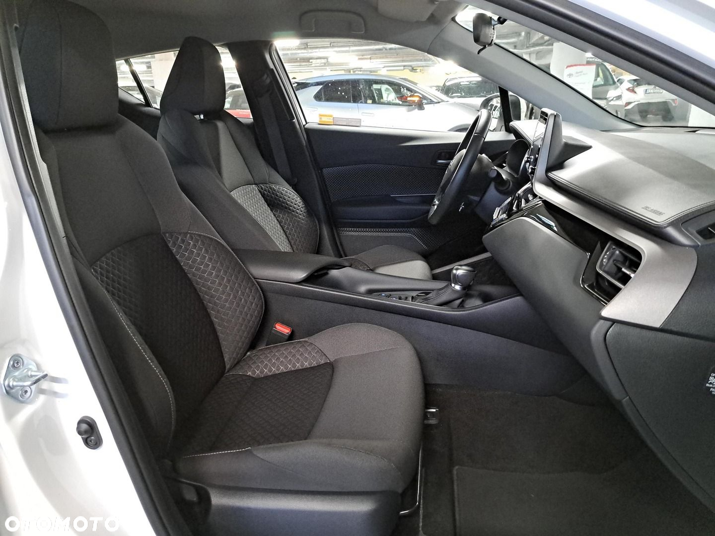 Toyota C-HR - 14