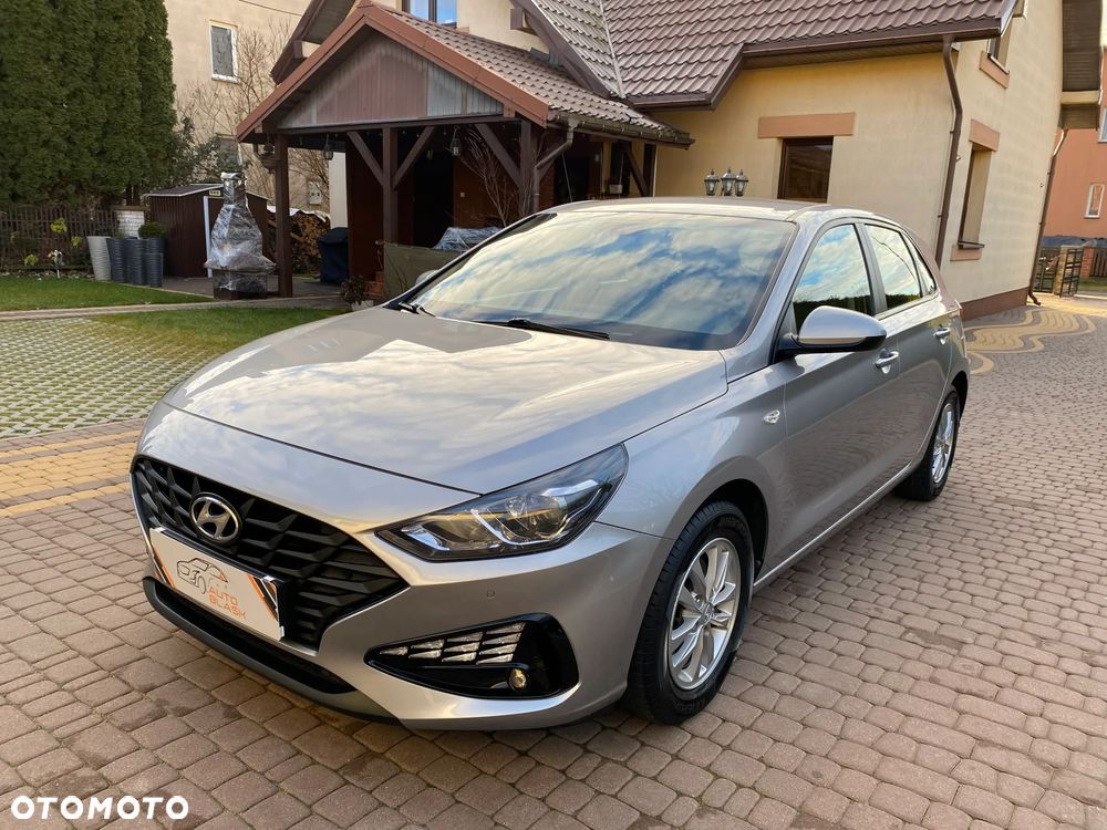 Hyundai i30 1.5 DPI Classic + - 7