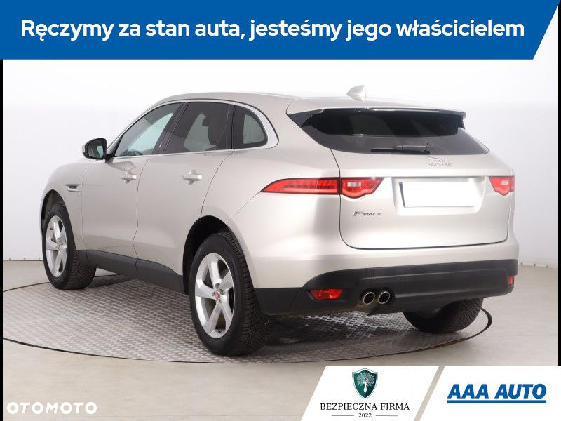 Jaguar F-Pace - 5
