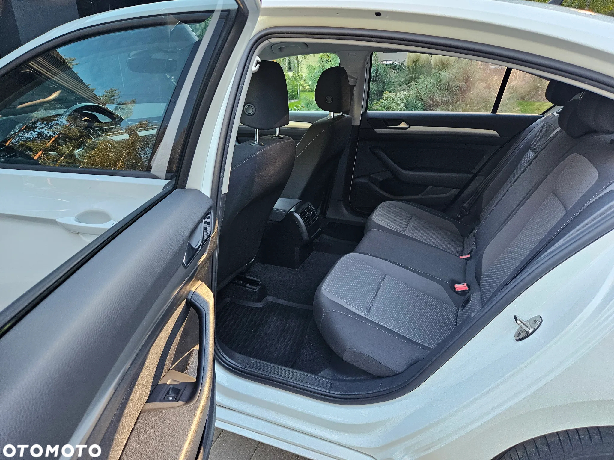 Volkswagen Passat 1.5 TSI EVO Essence DSG - 25
