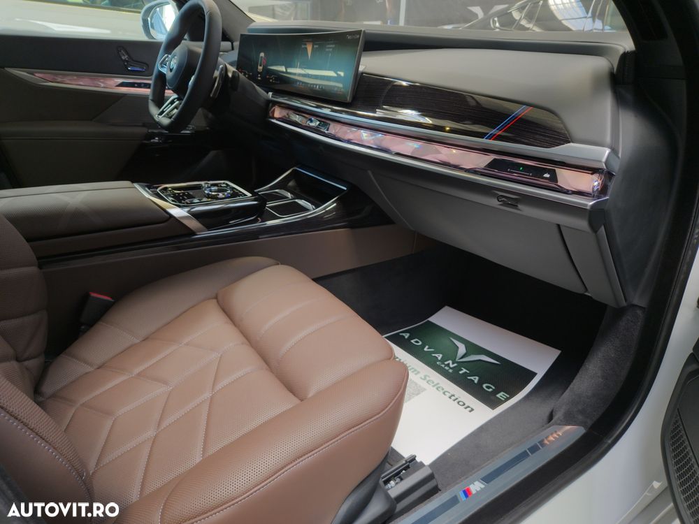 BMW Seria 7 740d xDrive MHEV - 11