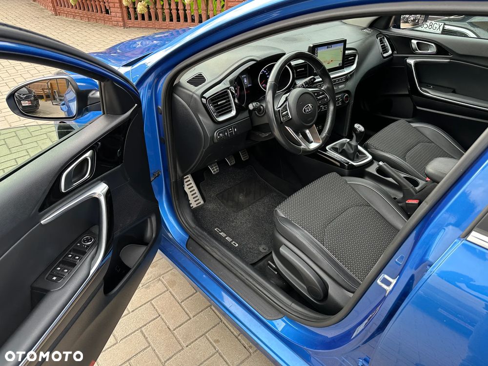 Kia Ceed - 6