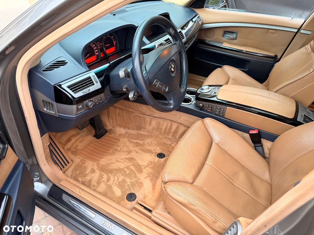 BMW Seria 7 - 16