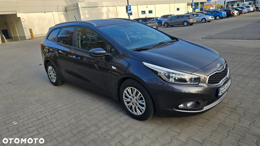 Kia Ceed - 4
