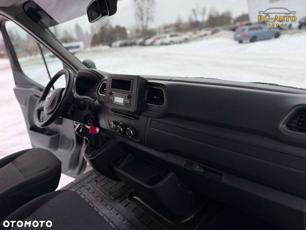 Nissan NV400 - 23