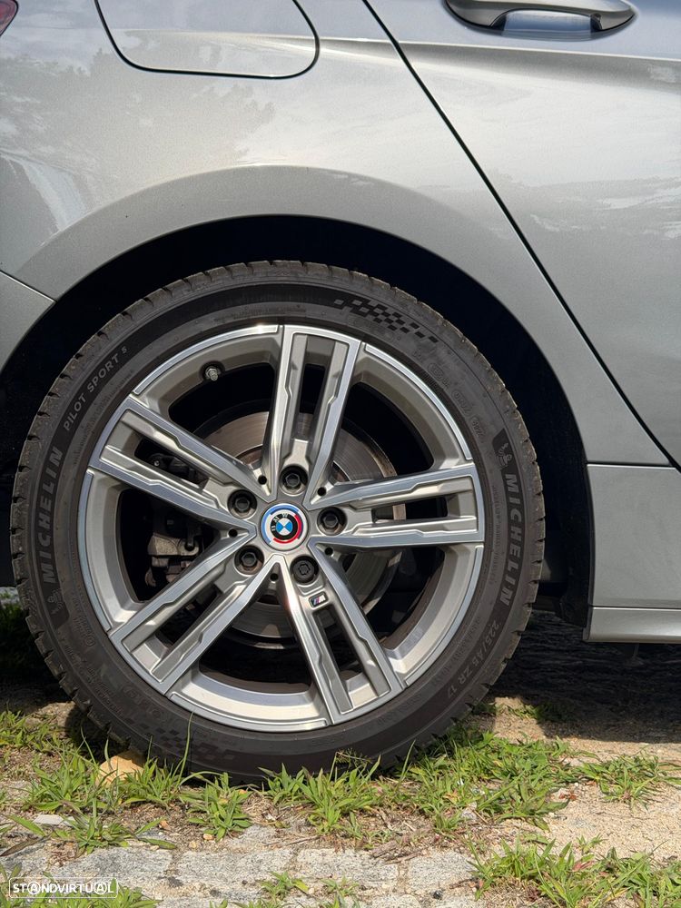 BMW 116 d Pack 50 anos M Auto - 13