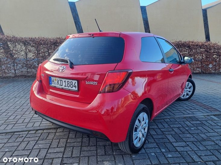 Toyota Yaris 1.0 Premium - 9