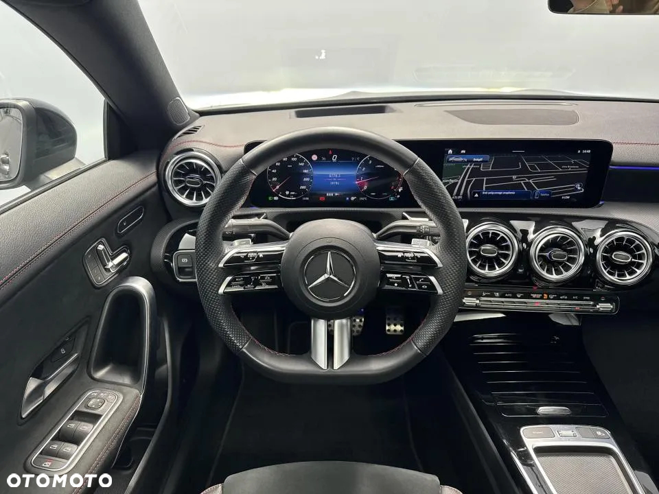 Mercedes-Benz CLA 220 4-Matic AMG Line 7G-DCT - 23