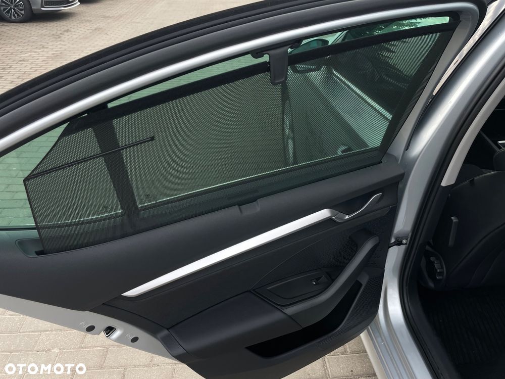 Skoda Octavia 2.0 TDI Selection DSG - 16