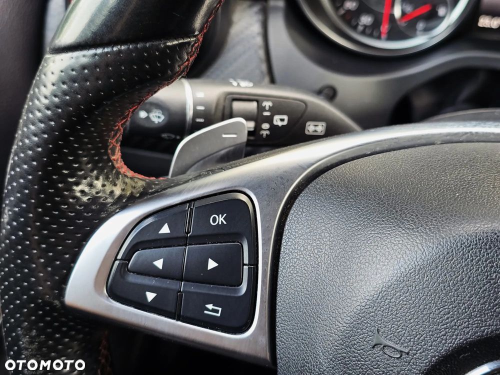 Mercedes-Benz Klasa A AMG 45 4Matic AMG Speedshift 7G-DCT - 34