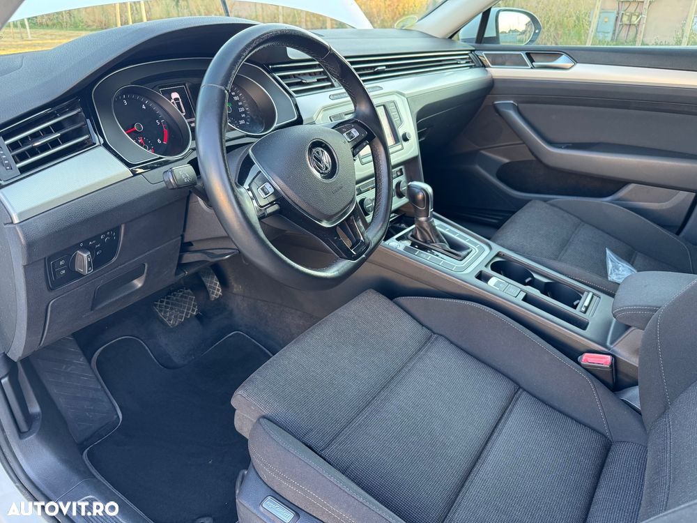 Volkswagen Passat 1.6 TDI SCR DSG - 19