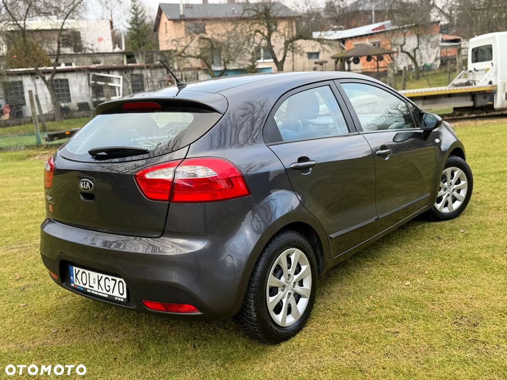 Kia Rio - 8