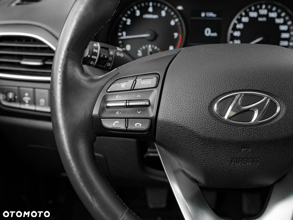 Hyundai i30 1.5 DPI Classic + - 17