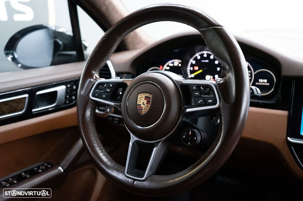 Porsche Cayenne Coupé E-Hybrid - 9