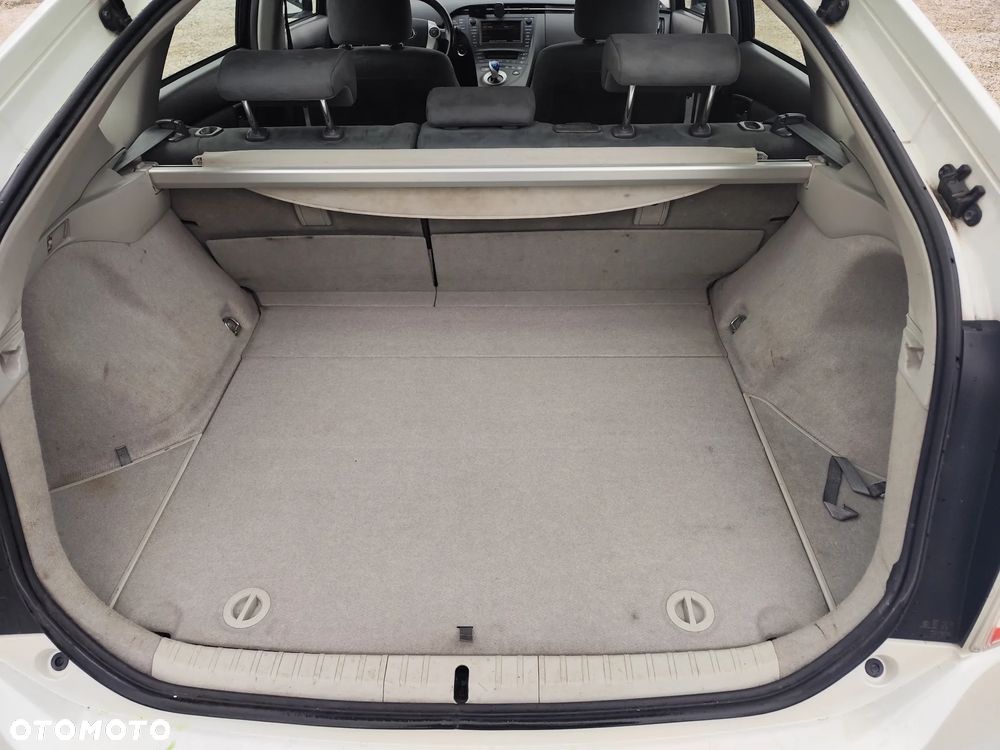 Toyota Prius 1.8 HSD Prestige - 12