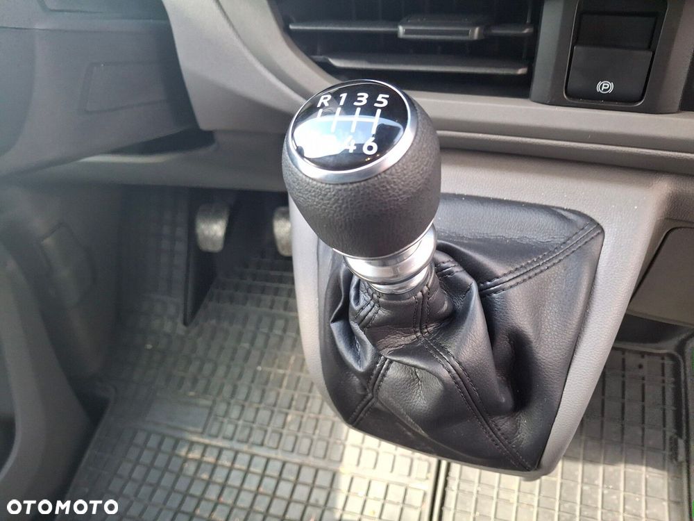 Volkswagen Transporter - 26