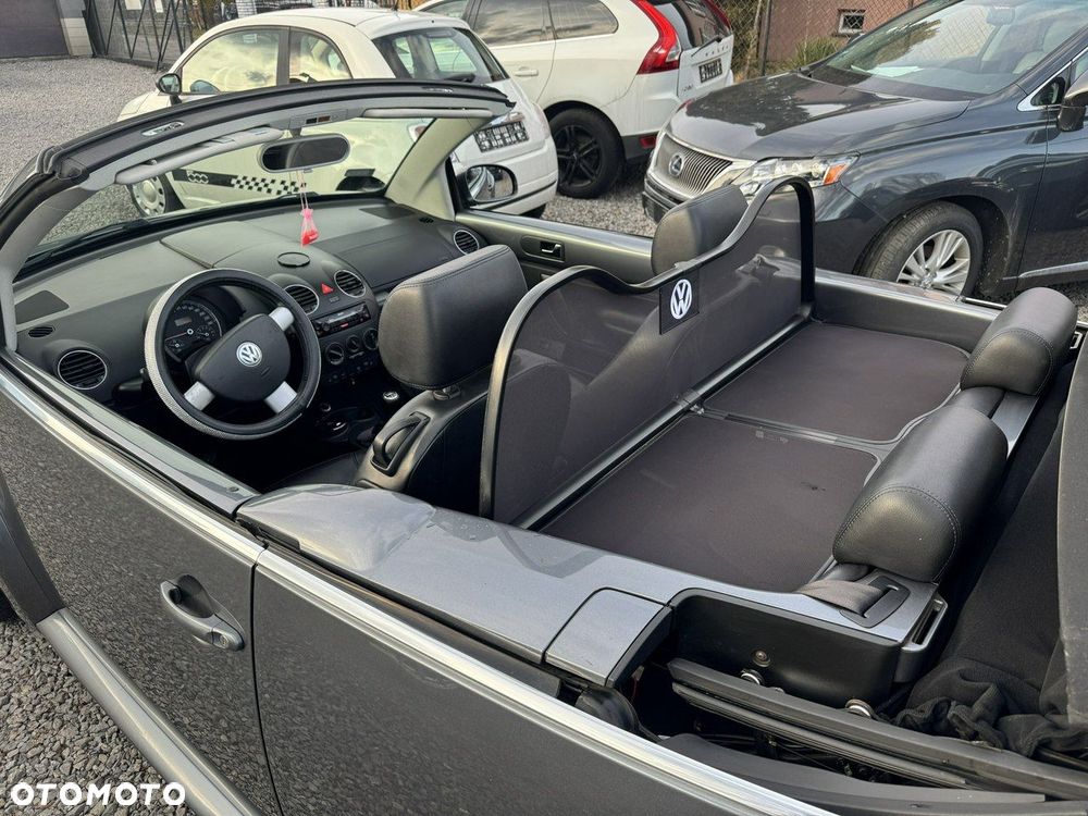 Volkswagen New Beetle - 5