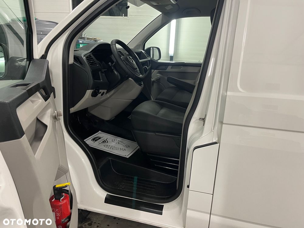 Volkswagen Transporter - 11