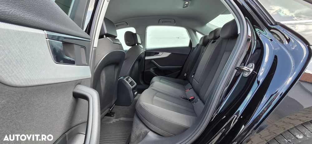 Audi A4 40 TDI quattro S tronic Advanced - 16