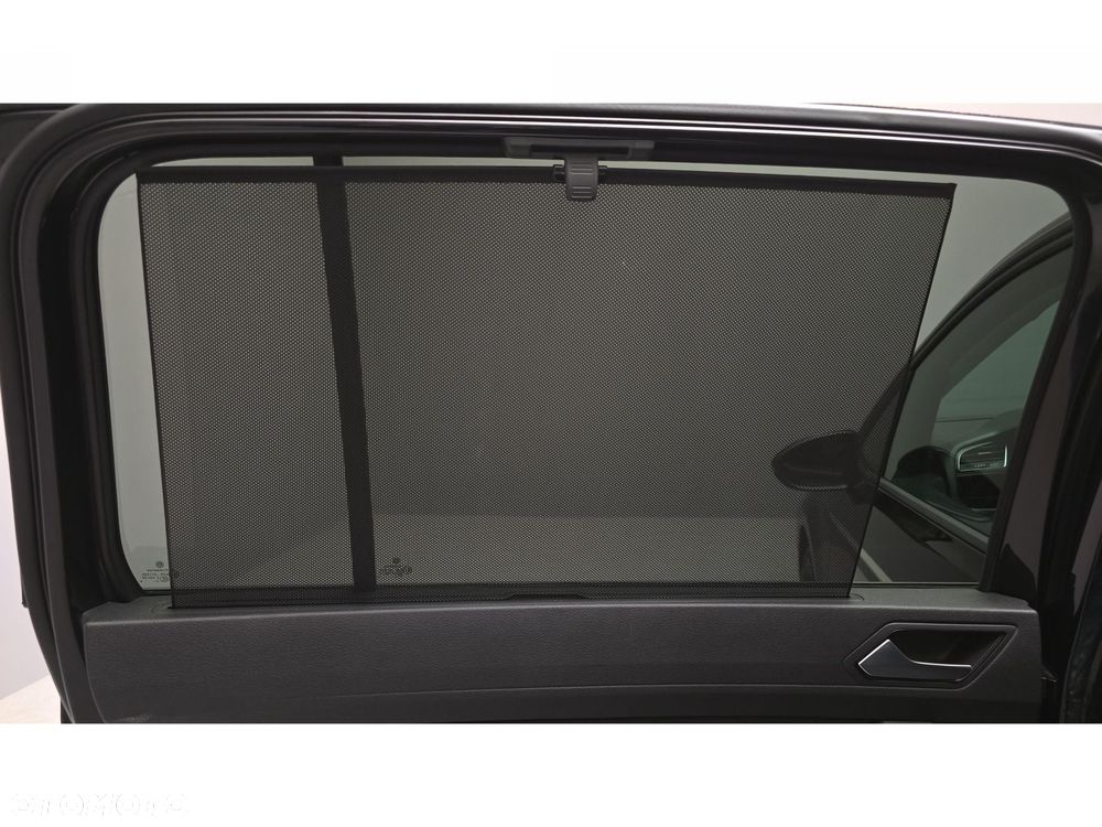 Volkswagen Touran - 29