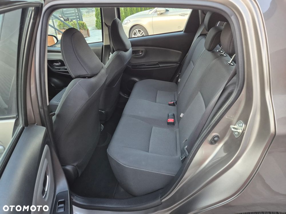 Toyota Yaris 1.33 VVT-i Lounge - 13
