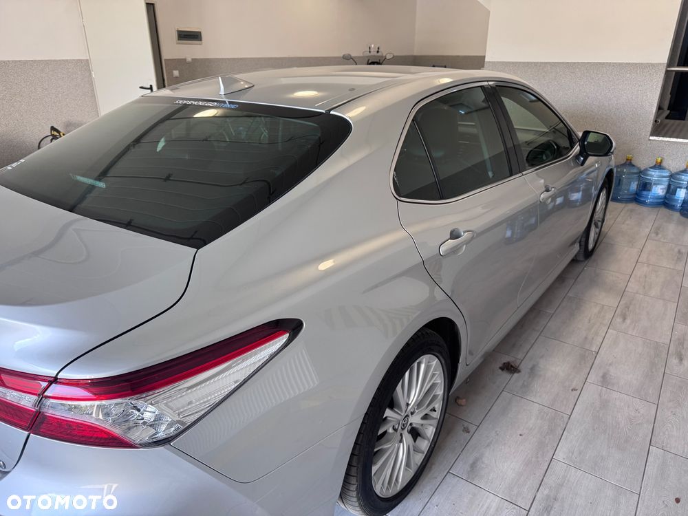 Toyota Camry 2.5 Hybrid Executive CVT - 2