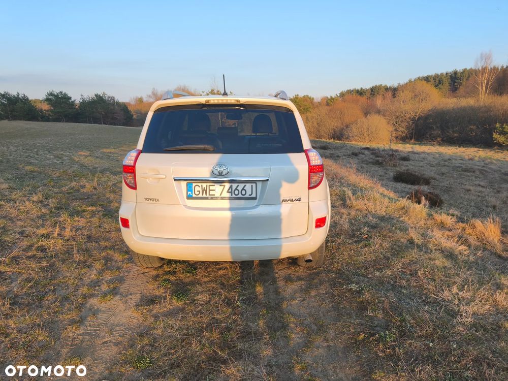 Toyota RAV4 2.2 D-CAT Premium - 5