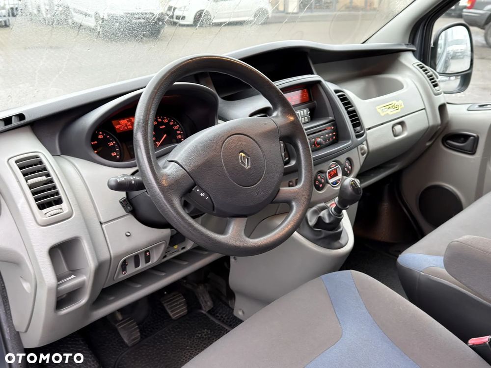 Renault TRAFIC LONG L2 - 12