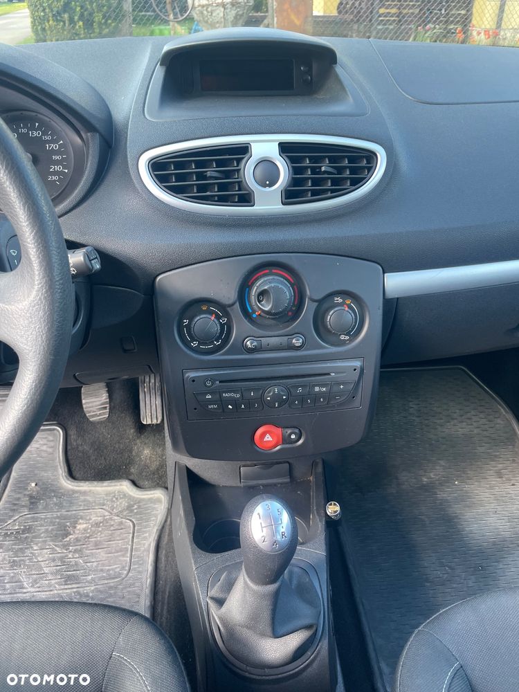 Renault Clio - 15