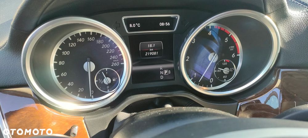 Mercedes-Benz GL 350 BlueTEC 4Matic 7G-TRONIC - 28