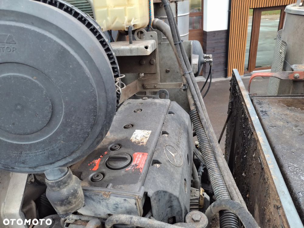 Mercedes-Benz Axor 1829 Zamiatarka BUCHER OptiFant 70 2 Silniki Karcher Wysokiego Ciśnienia Szczotki L/R Listwa Ciśnieniowa + Lanca Eunited PM10 - 19