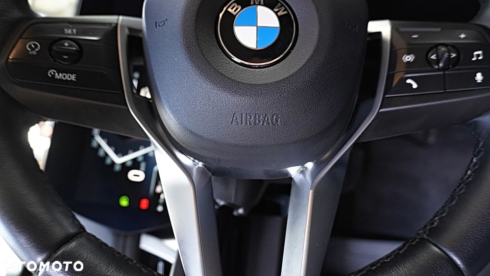 BMW X1 sDrive18i xLine - 32
