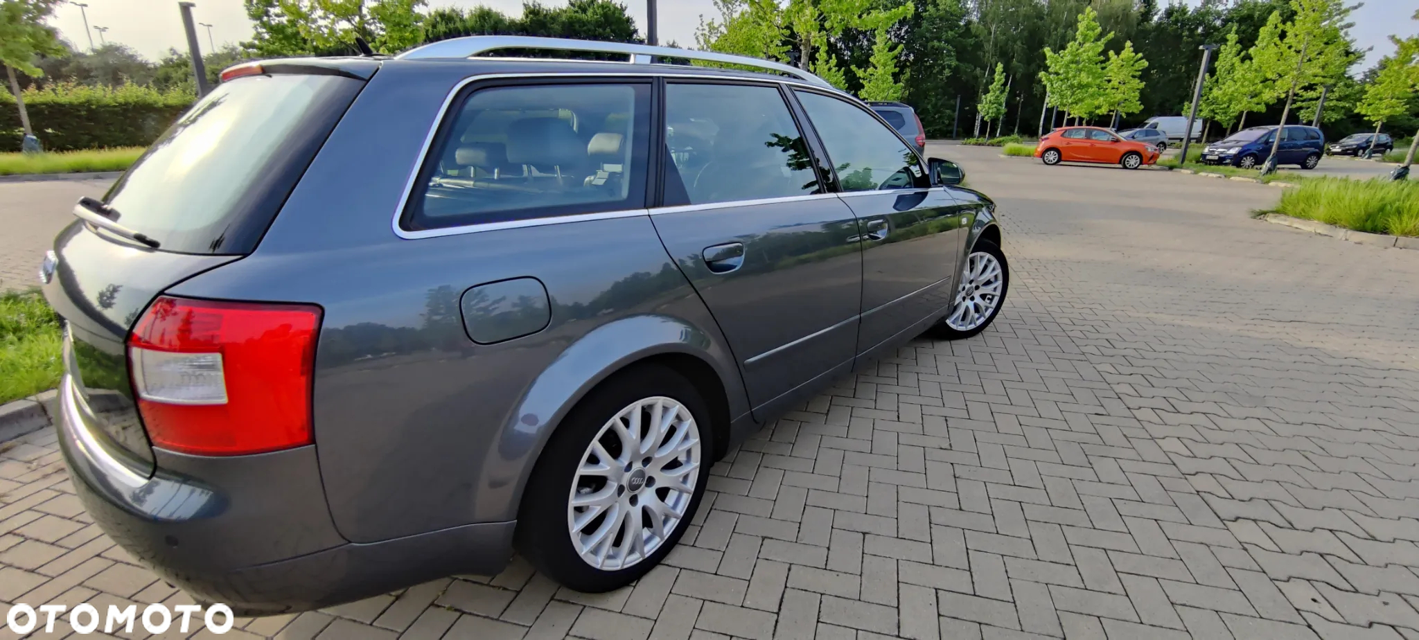 Audi A4 Avant 2.4 - 16