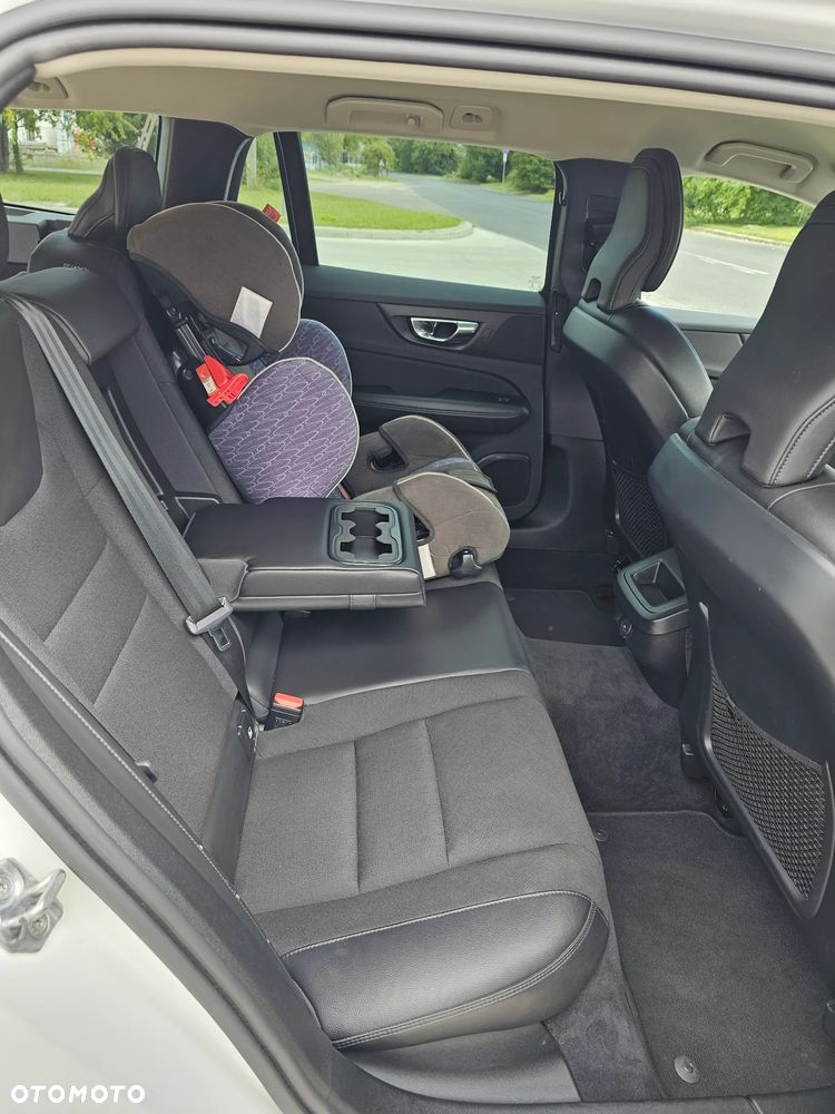 Volvo V60 D3 Momentum Pro - 30