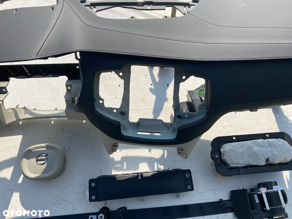 VOLVO XC90 II DESKA KONSOLA KOKPIT PULPIT PÓŁKA PARAPET PODUSZKI POWIETRZNE KIEROWCY PASAZERA KOLAN PODUSZKA POWIETRZNA KOLANOWA AIRBAG PASY PAS SKÓRA EU USA KANADA - 15