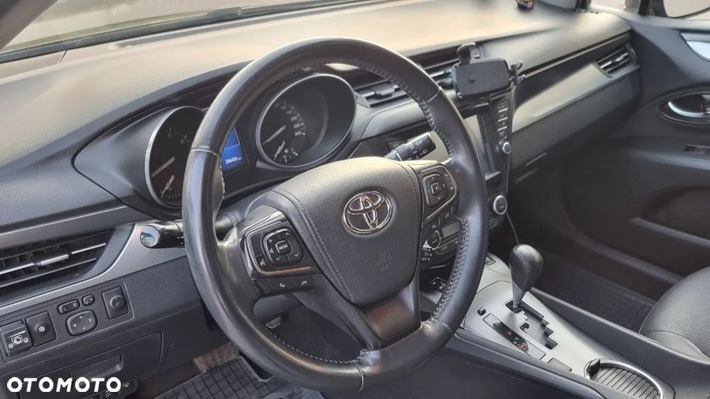 Toyota Avensis 2.0 Premium MS - 15