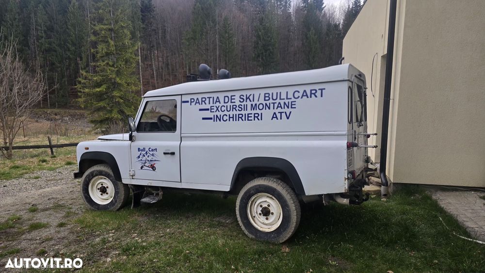 Land Rover Defender 90 County SW - 3