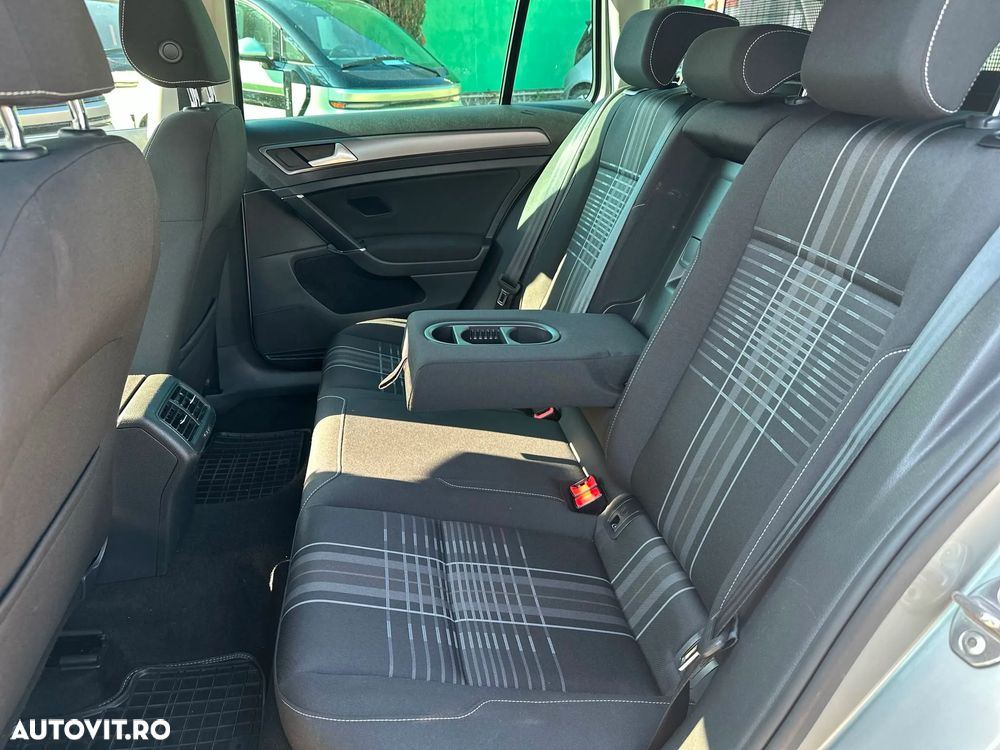 Volkswagen Golf 1.6 TDI BlueMotion Technology Lounge - 29