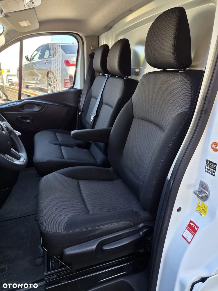 Renault Trafic - 16