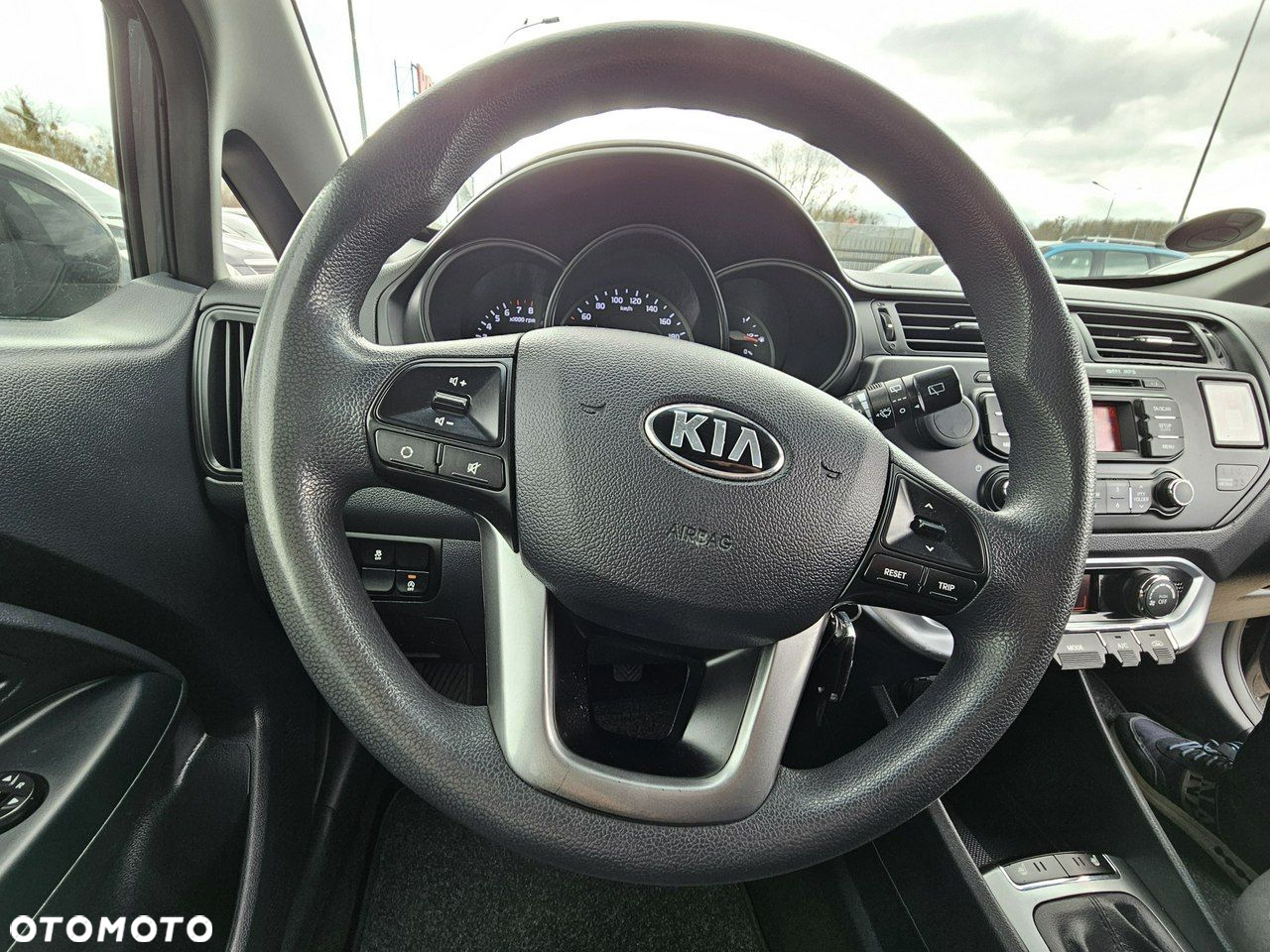 Kia Rio - 15