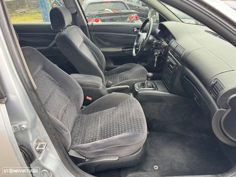 VW Passat 1.9 TDi Trendline EC - 19