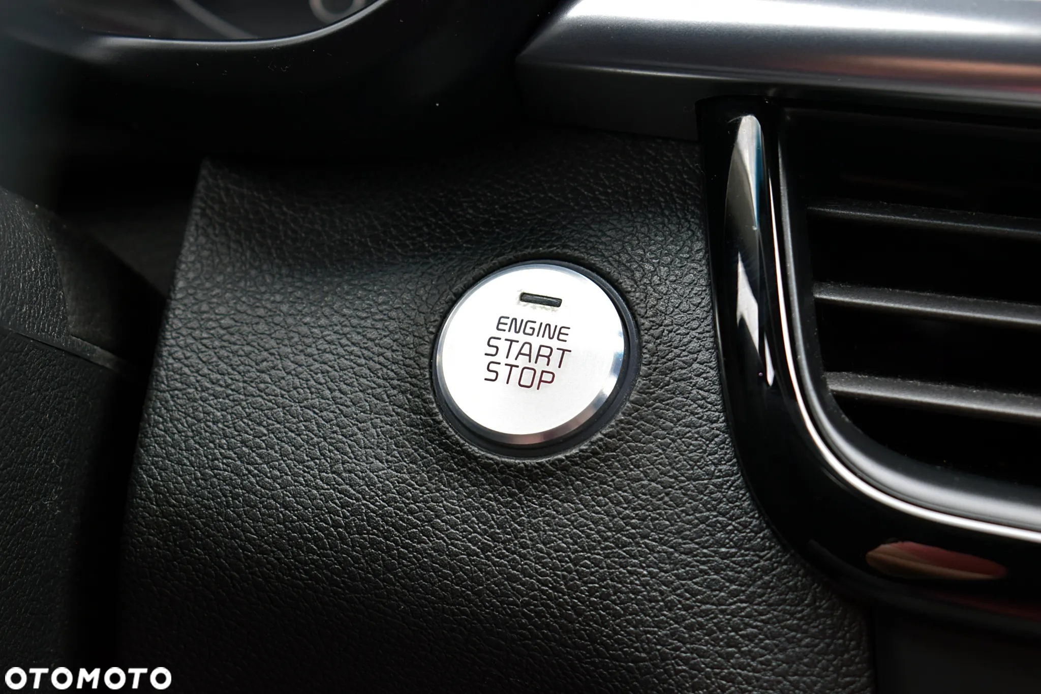 Kia Optima Plug-in Hybrid - 12