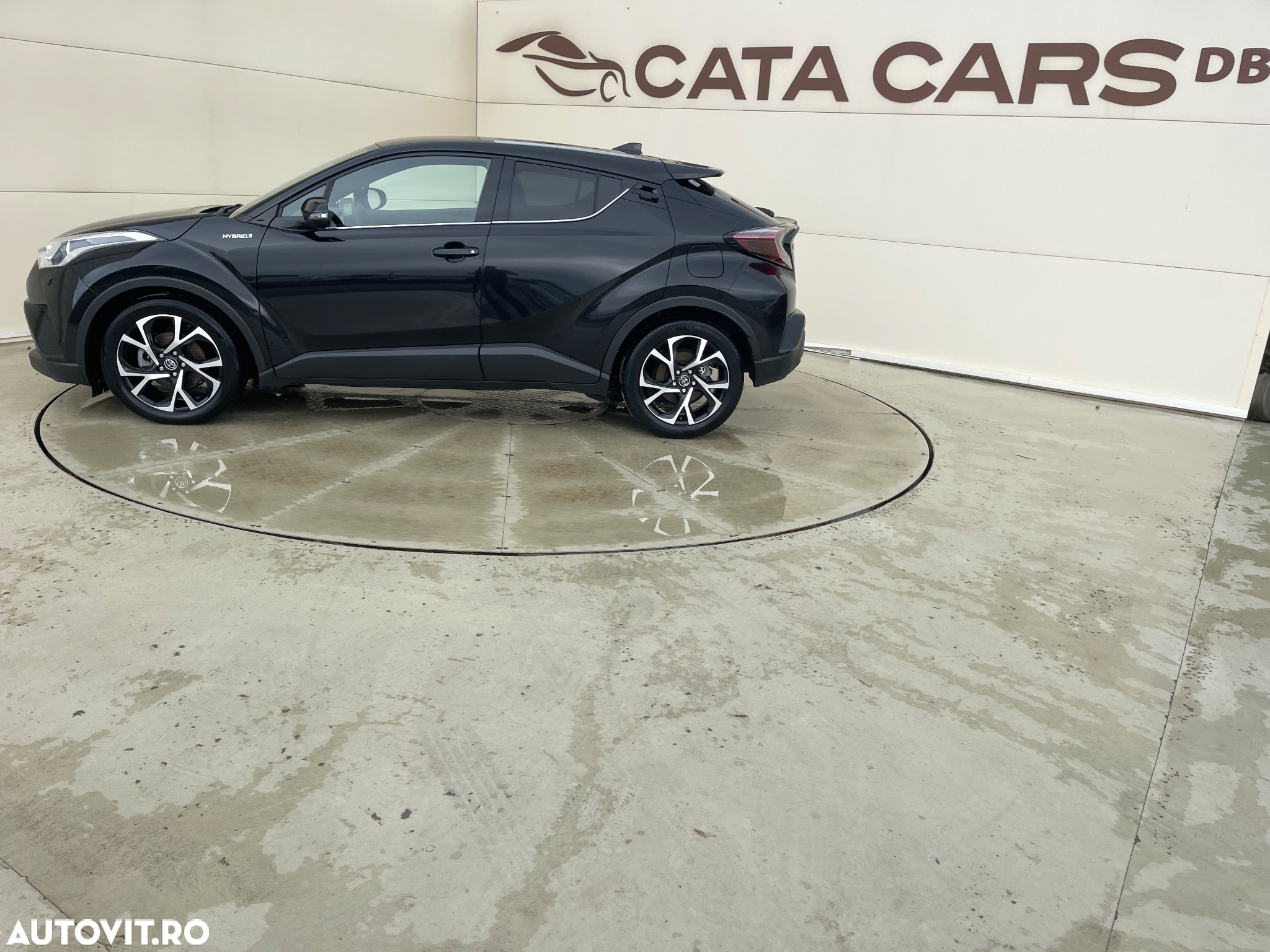 Toyota C-HR Hybrid Club - 8