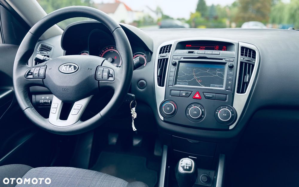 Kia Ceed - 35